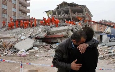 Deprem Bizim Gerçeğimizdir Ancak Deprem Sonrası Böyle Büyük Acılar Çekmek Kaderimiz Değildir