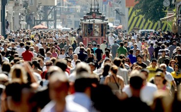 Türkiye'de Niteliksiz Nüfus Sıçraması Tehlikesi